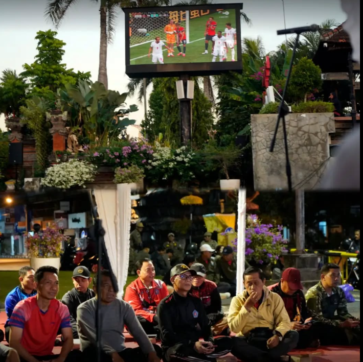 Pemkab Klungkung melalui Dinas Kominfo menggelar nonton bareng (nobar) perempat final Piala Dunia 2026 antara Inggris vs Norwegia