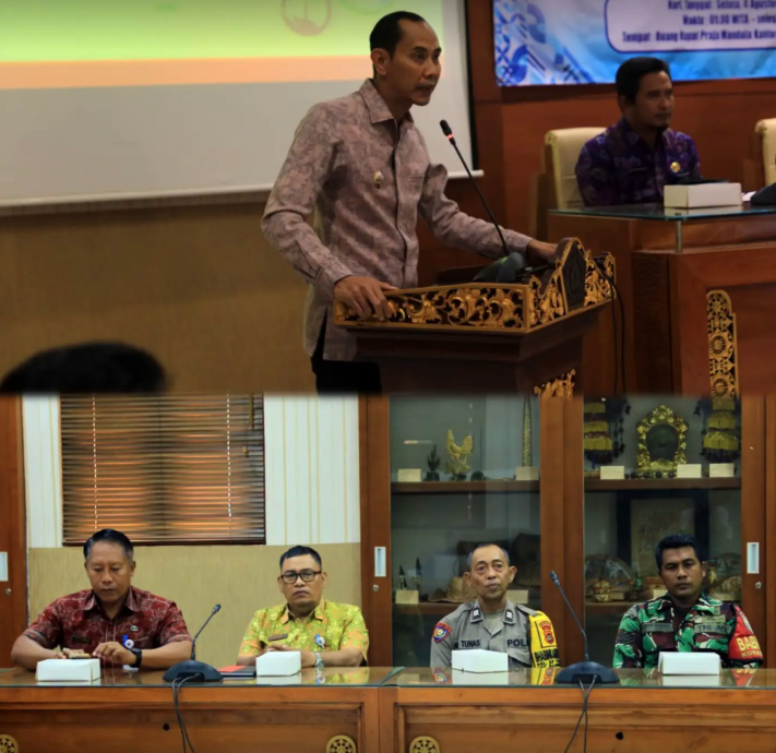 Wakil Bupati Klungkung, Tjokorda Gde Surya Putra, resmi membuka FGD Tata Kelola Sampah Rumah Tangga Berbasis Tri Hita Karana Kelurahan Semarapura Tengah