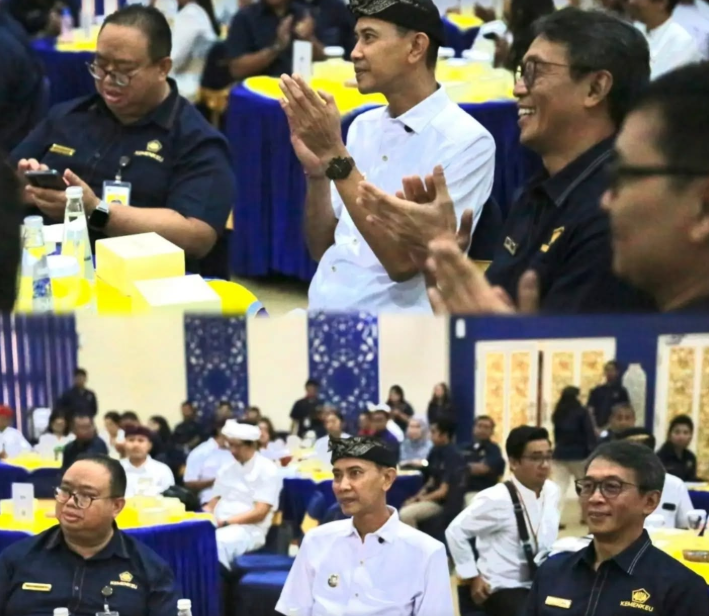 Pemkab Klungkung mempertegas komitmennya mendongkrak Pendapatan Asli Daerah (PAD) melalui integrasi data perpajakan dengan pusat