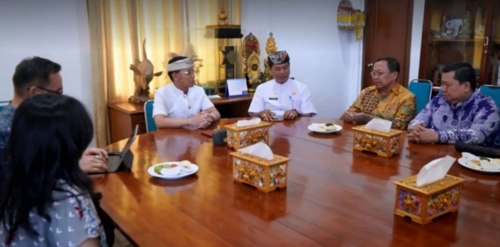 I Made Satria, menerima audiensi PT Inako Kreta Udhaya untuk mematangkan transisi energi hijau dan menyesuaikan agenda keberangkatan delegasi Gwangju Future Industry Expo 2026