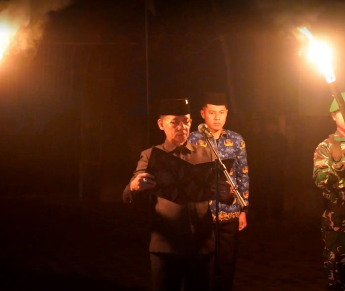 Pemerintah Kabupaten (Pemkab) Klungkung menggelar Apel Kehormatan Renungan Suci dalam rangka memperingati Hari Proklamasi Kemerdekaan Republik Indonesia Ke-81 di Tugu Makam Pahlawan (TMP) Semara Loka, Desa Gelgel