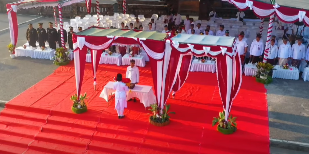 Rangkaian peringatan Hari Ulang Tahun (HUT) Kemerdekaan ke-81 Republik Indonesia di Kabupaten Klungkung resmi ditutup melalui Upacara Penurunan Bendera Merah Putih di Alun-Alun Ida Dewa Agung Jambe