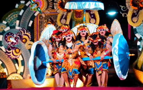 Bupati Klungkung, I Made Satria, S.H., bersama Wakil Bupati Klungkung, Tjokorda Gde Surya Putra, S.E., secara resmi membuka ajang seni dan budaya AKSIKU 2026 (Atraksi Melestarikan Seni dan Kebudayaan Daerah Kabupaten Klungkung) di Alun Alun Ida Dewa Agung Jambe.
