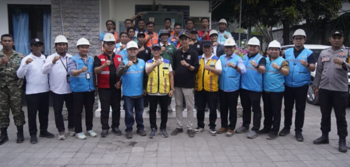 Bupati Klungkung I Made Satria mengapresiasi penanganan cepat PT PLN (Persero) dalam mengatasi pemadaman listrik bergilir di Nusa Penida. Hal tersebut disampaikan saat meninjau Kantor PLN ULP Klungkung Nusa Penida bersama Wakil Bupati Tjokorda Gde Surya Putra