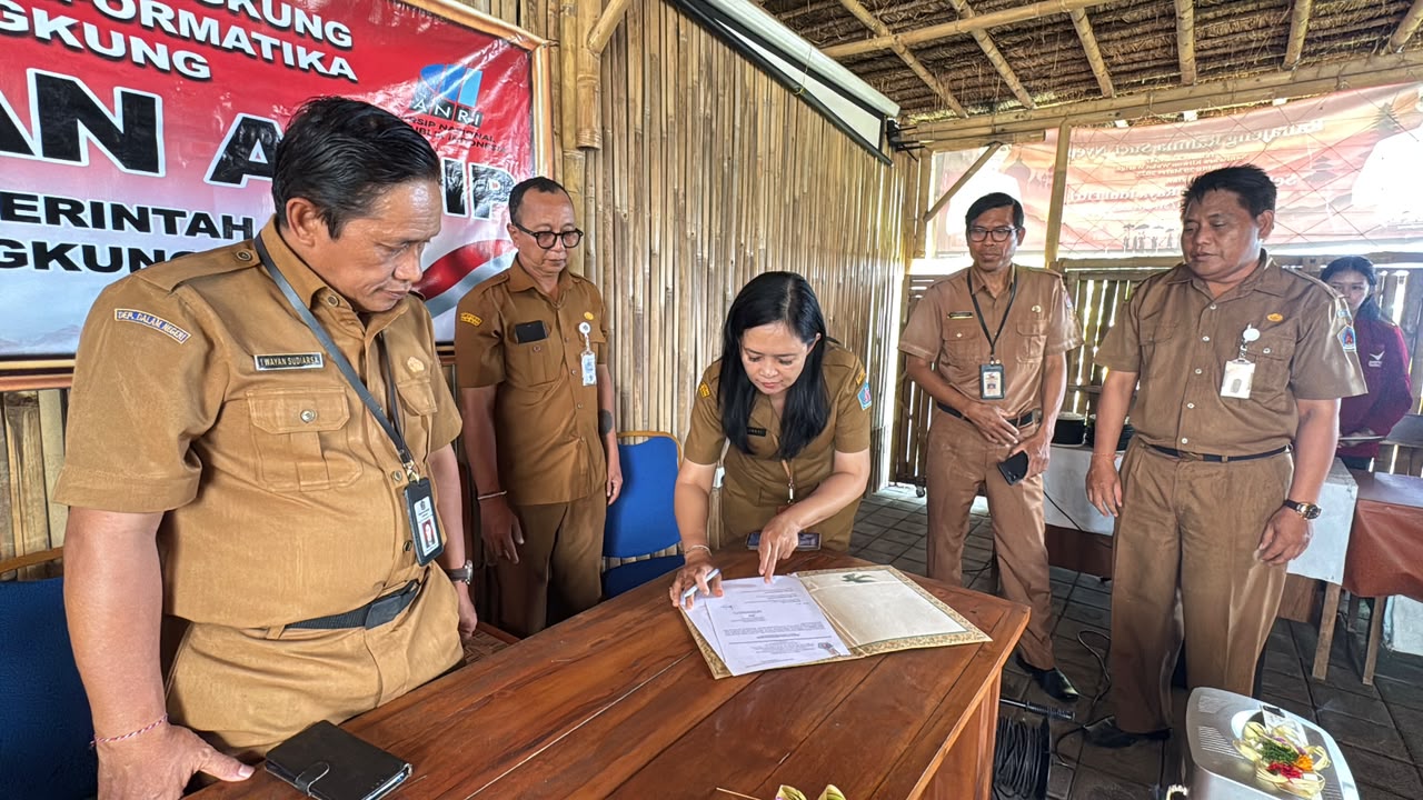 DISKOMINFO KLUNGKUNG MUSNAHKAN ARSIP